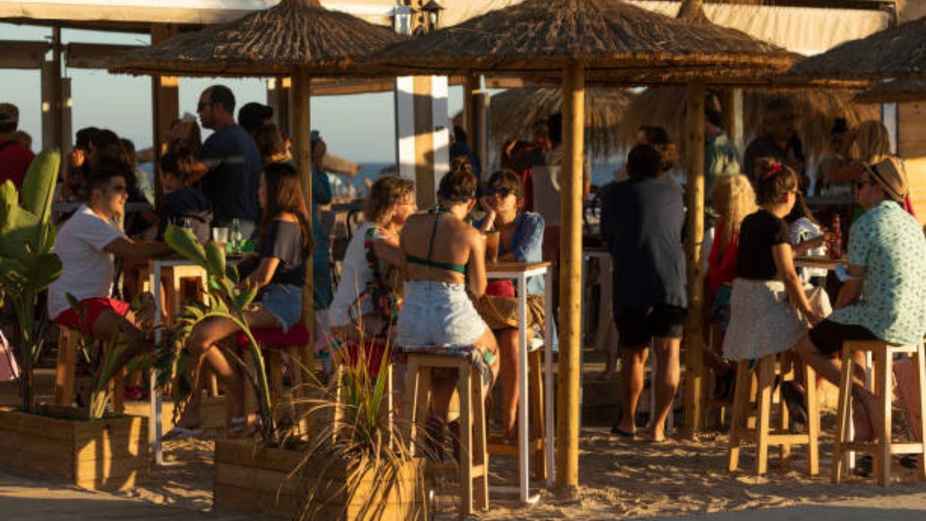 De dónde surge el nombre de los chiringuitos y dónde surgió el primero en España