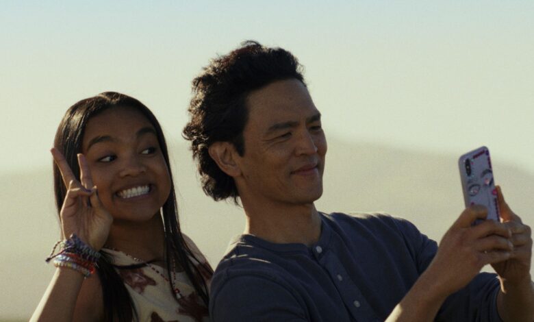 Don't Make Me Go Reseña: John Cho y Mia Isaac brillan en una historia desigual