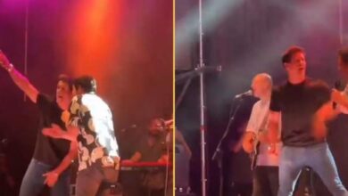 Edu Aguirre lo da todo en el concierto de Taburete
