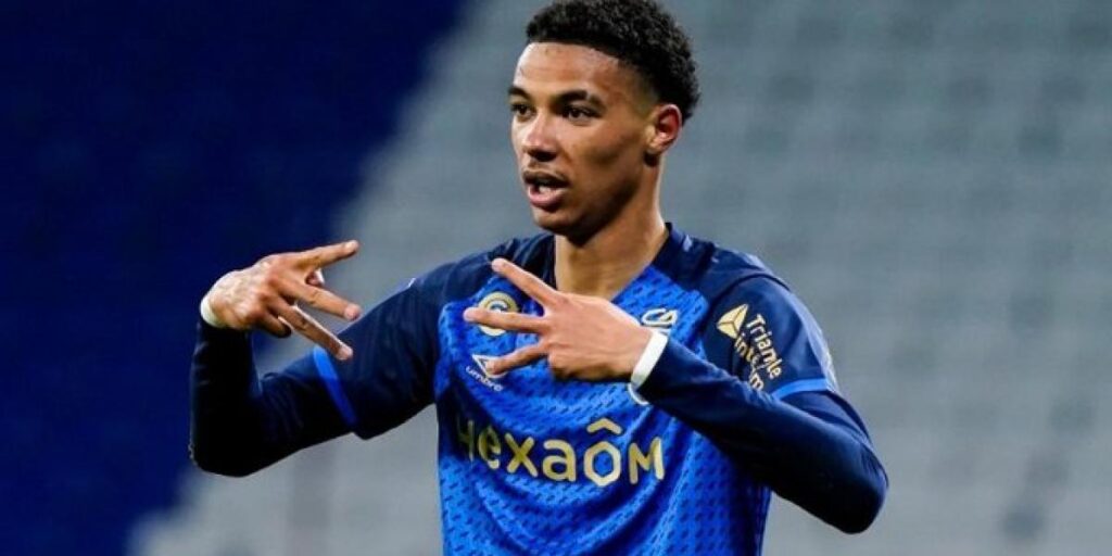 Ekitike se va al PSG