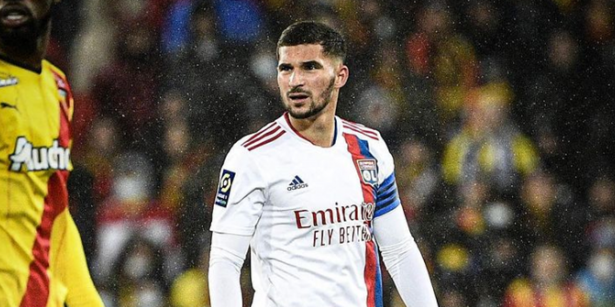 El Betis propone al Olympique un canje Aouar-William Carvalho