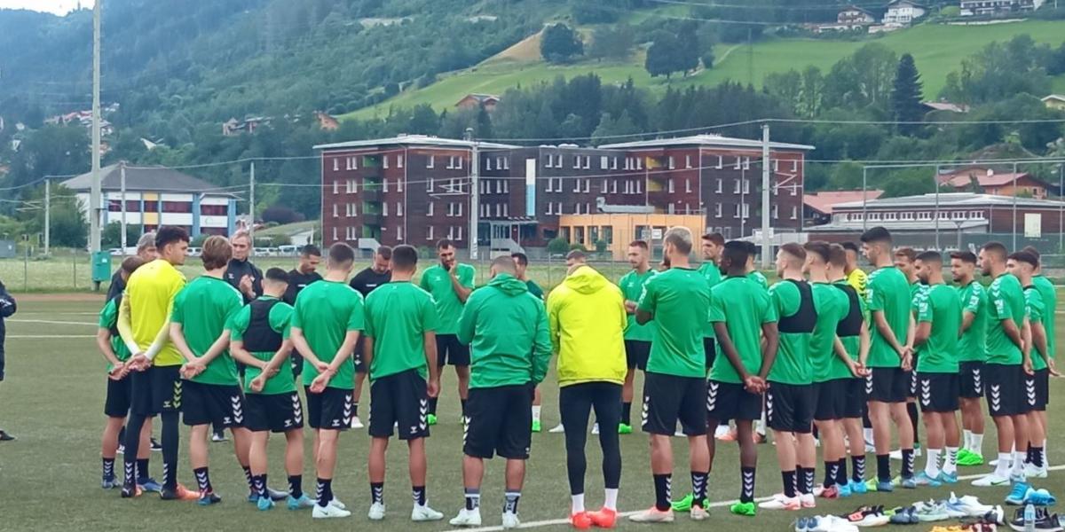 El Betis se entrena a los pies de los Alpes austriacos