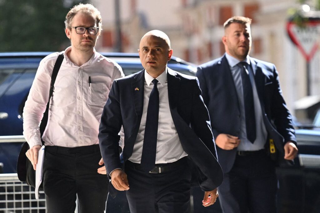 El Brexit no se toca, los impuestos se bajan: la lucha por gestionar el legado de Boris Johnson