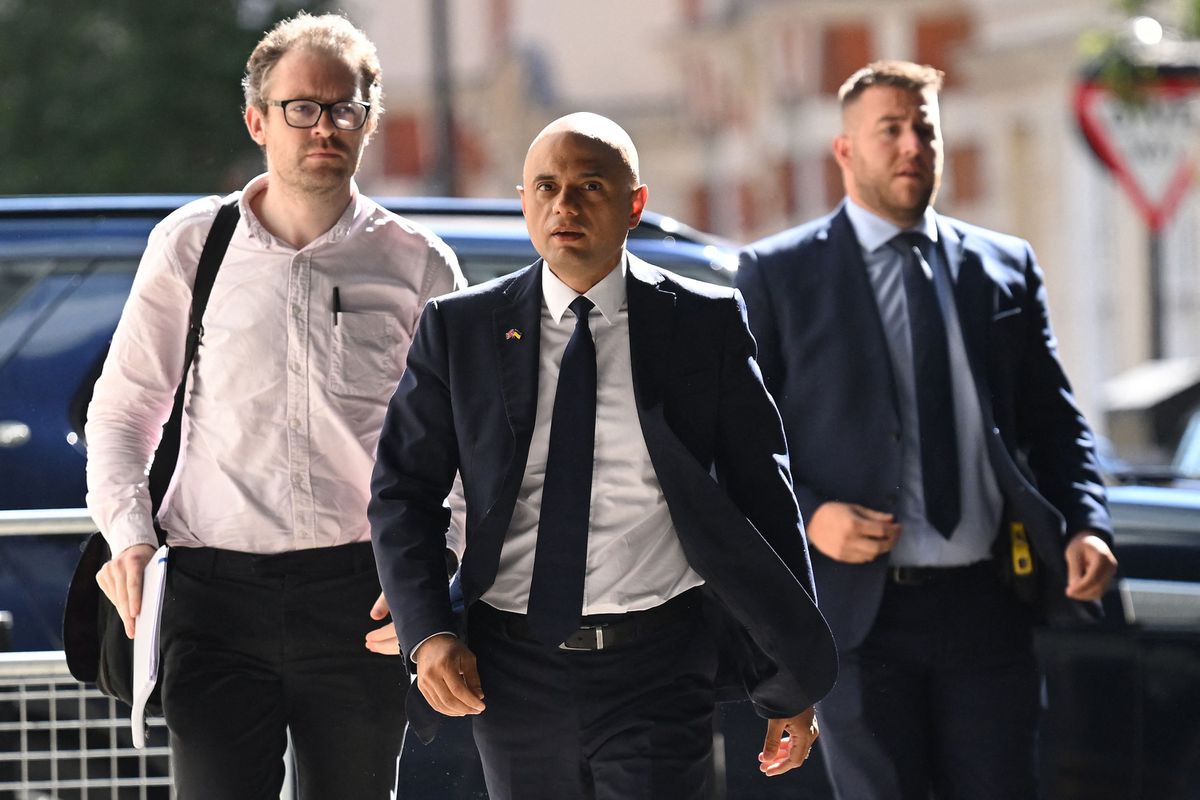 El Brexit no se toca, los impuestos se bajan: la lucha por gestionar el legado de Boris Johnson