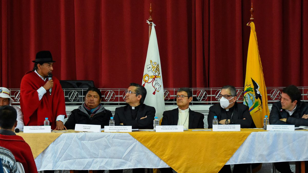 El Gobierno de Ecuador y las organizaciones indígenas firman la paz tras 18 días de caóticas protestas