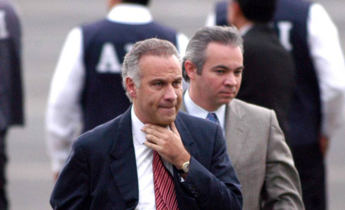 El abogado del expresidente mexicano Peña Nieto compró a través de Andorra tres apartamentos de lujo en Miami y dos aviones