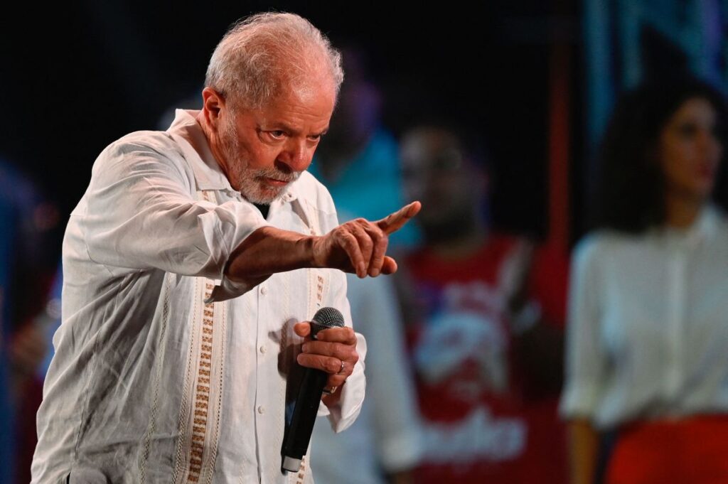 El centro derecha brasileño espera el desgaste de Bolsonaro para abrazar a Lula da Silva