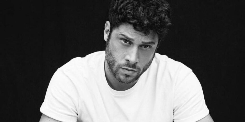 Él es Jose Lamuño, el guapísimo actor y nuevo colaborador de 'Zapeando'