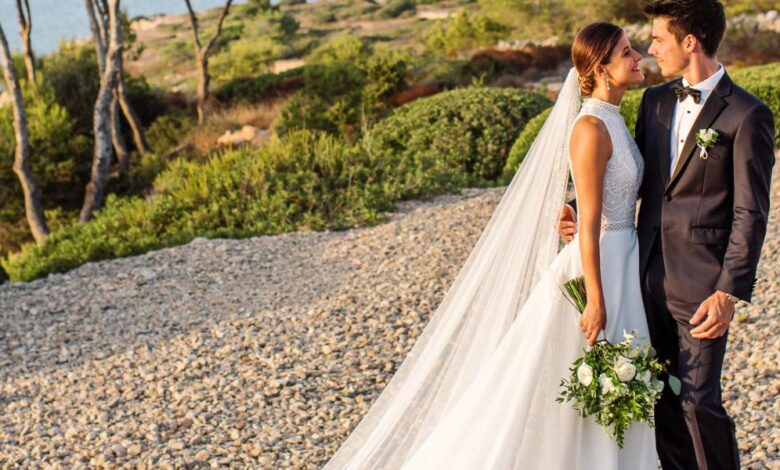 El impresionante vestido con el que Alejandra López dio el 'sí, quiero' a Joan Mir