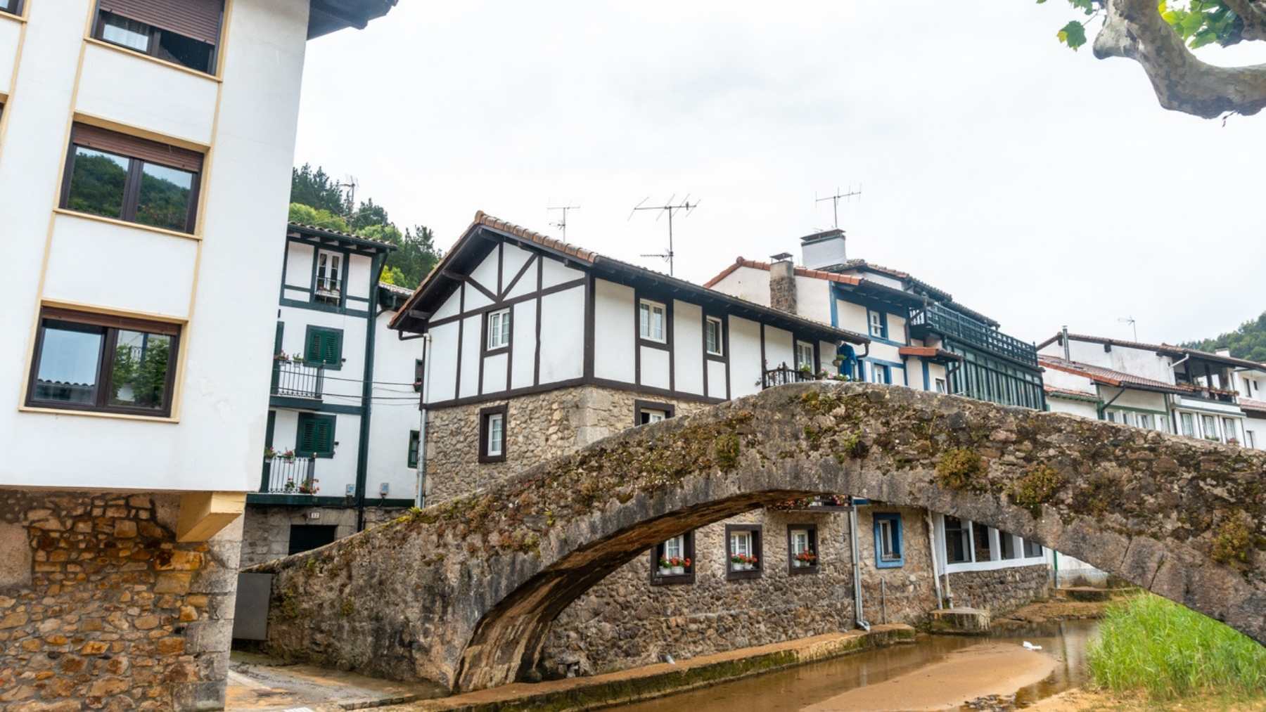 El increíble pueblo con el nombre más corto de España lleno de puentes