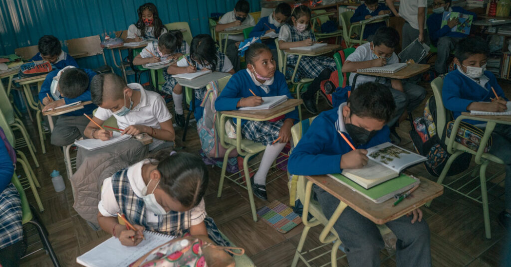 El líder de México dice que la pobreza es su prioridad.  Pero sus políticas dañan a los pobres.