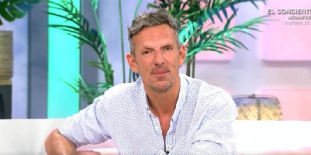 El llamativo gesto de Joaquín Prat al dar paso a 'Ya es mediodía', ya sin Sonsoles Ónega