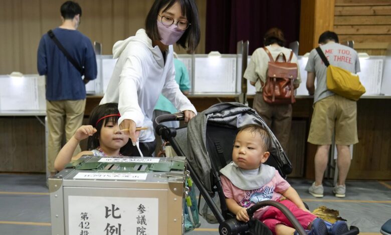 El partido de Abe revalida su mayoría en la Cámara Alta del Parlamento japonés dos días después del magnicidio