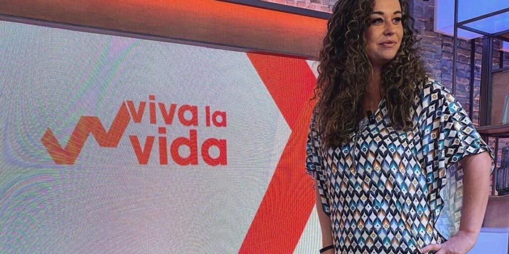 Ella es Marina Esnal, la polémica colaboradora de 'Viva la vida'