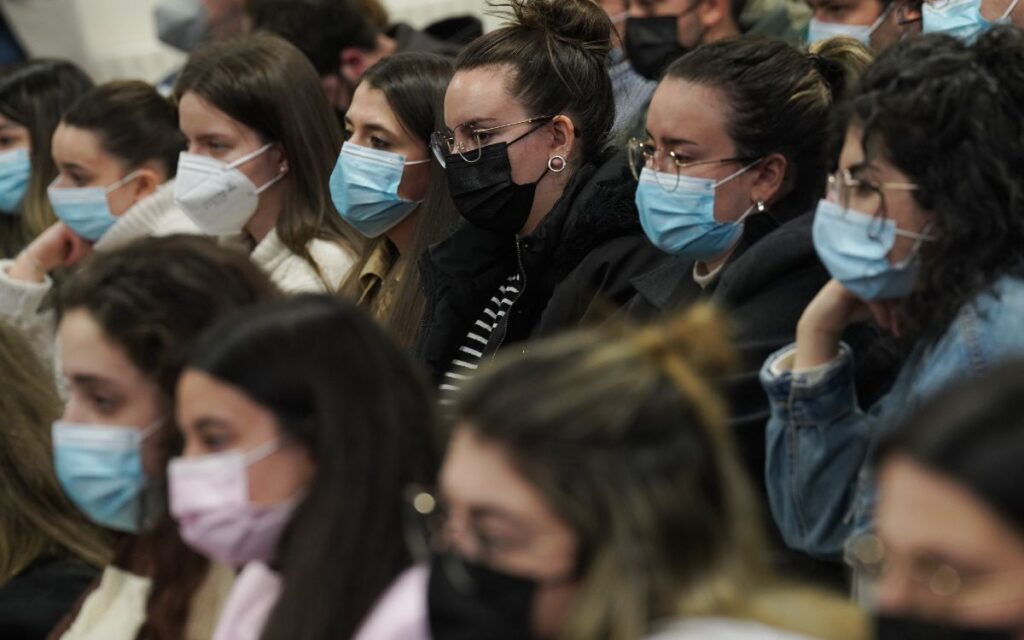 En España ya se preocupan por séptima ola de Covid-19