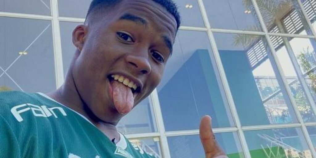 Endrick cumple 16 años y firma una cláusula de 60 millones