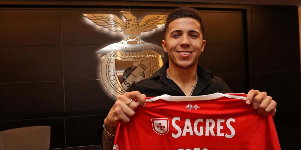 Enzo Fernández firma hasta 2027 con una cláusula de 120 millones de euros