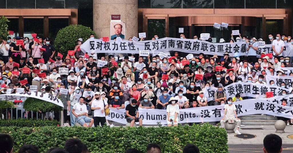 Escándalo bancario chino pone a prueba la fe en el liderazgo del Partido Comunista