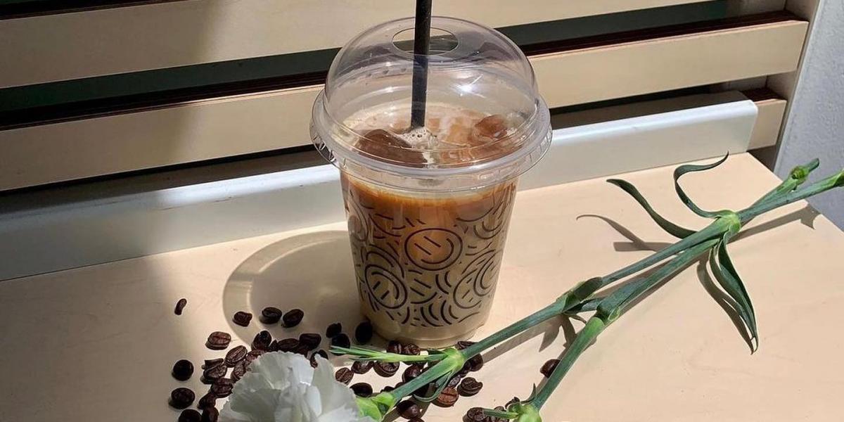 Este es el 'Iced Latte' que arrasa en Barcelona: se venden 60 cada hora