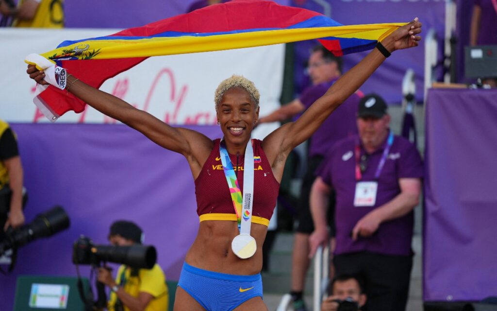 Eugene 2022: Yulimar Rojas se consagra tricampeona mundial | Video