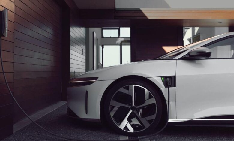Explicación de las opciones de carga doméstica y pública de Lucid Air 2022