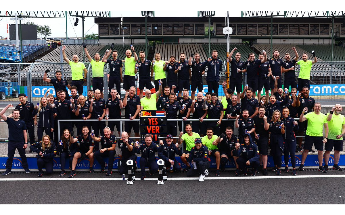 F1: Tienen gran reacción pilotos de Red Bull en el Gran Premio de Hungría | Video