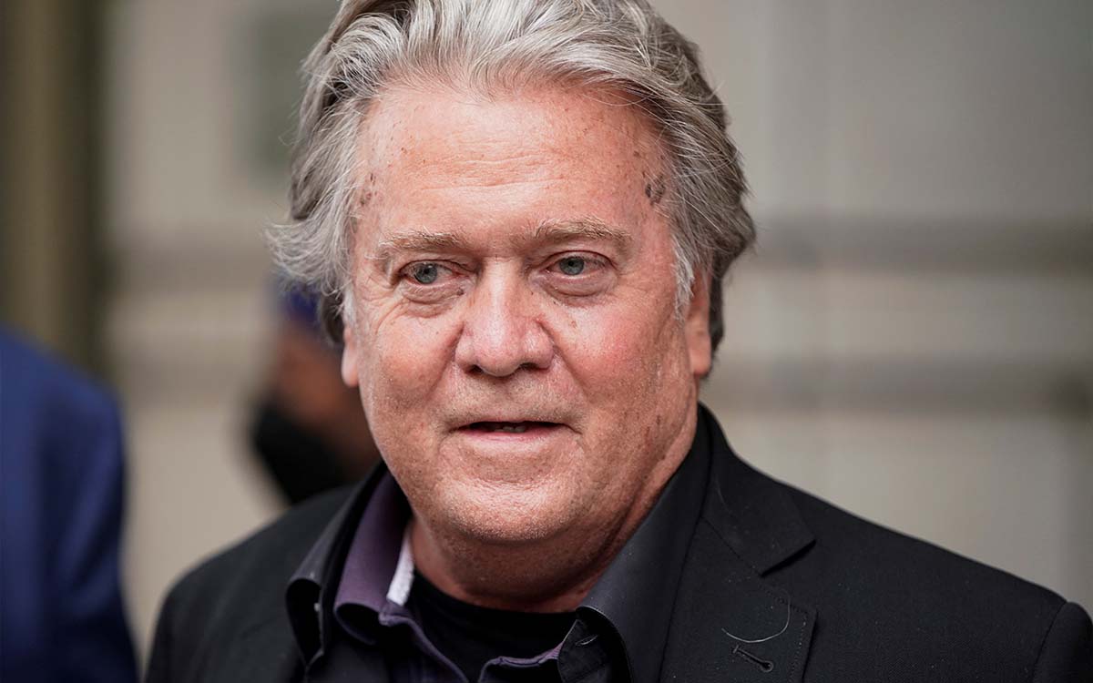Fiscales comienzan a presentar el caso contra Steve Bannon, exasesor de Trump