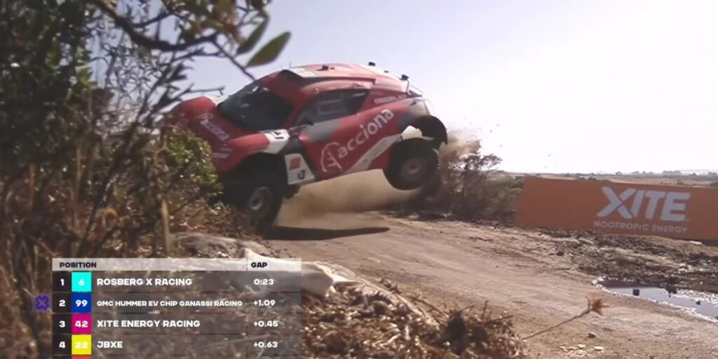 Fuerte accidente de Carlos Sainz, golpeado por Kristofferson