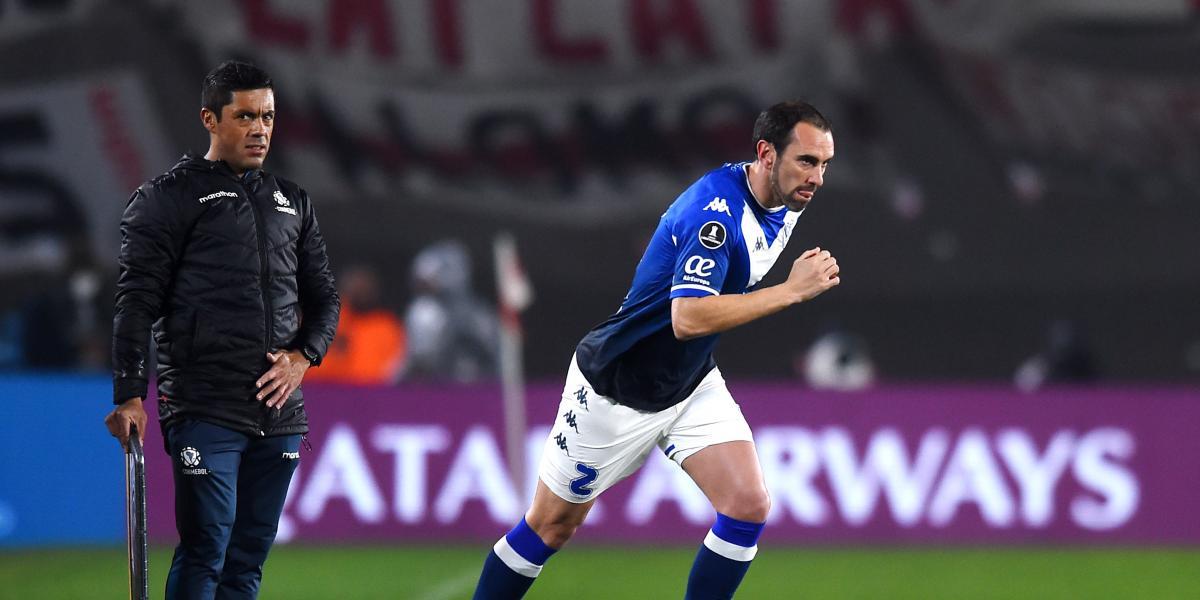 Godín, debut de oro y con susto en Argentina