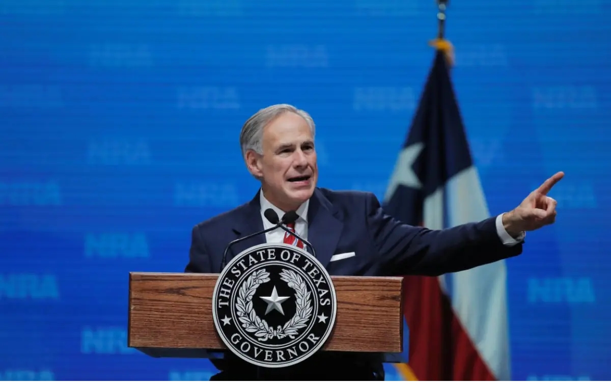 Greg Abbott ordena regresar a migrantes a la frontera