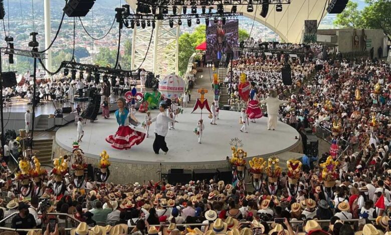 Guelaguetza 2022 | Vuelven los sones y la música a la rotonda de las azucenas en Oaxaca