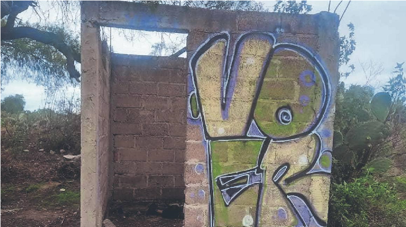 Hallan muerto a sujeto, maniatado y torturado, le mocharon la oreja y con cinta en los ojos