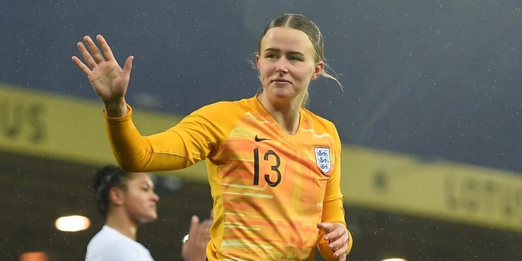 Hampton, portera suplente de Inglaterra, positivo en covid