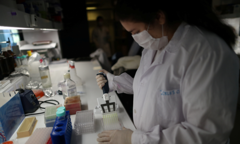 Hospital español logra un "caso excepcional" de curación funcional del virus del VIH