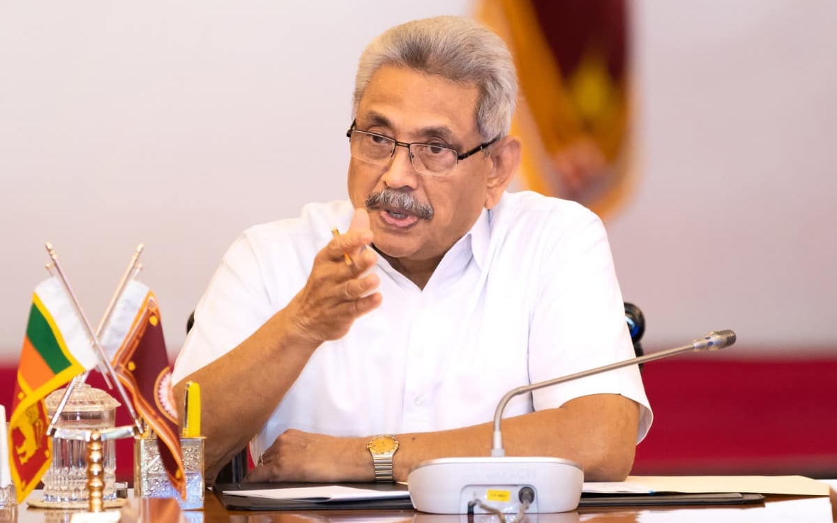 Huye presidente de Sri Lanka a Maldivas en avión militar; EU le negó la visa