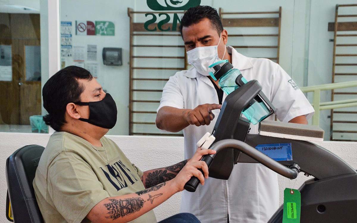 IMSS reconoce la labor de terapistas físicos en su día