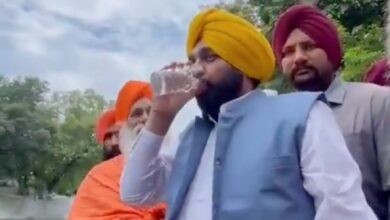 Ingresa ministro indio al hospital tras beber agua contaminada del río sagrado Kali Bein | Video