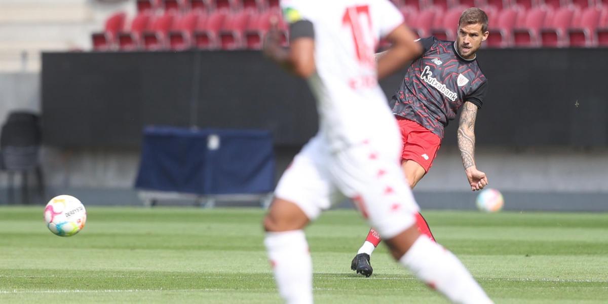 Iñigo Martínez, 105 minutos de juego en Alemania