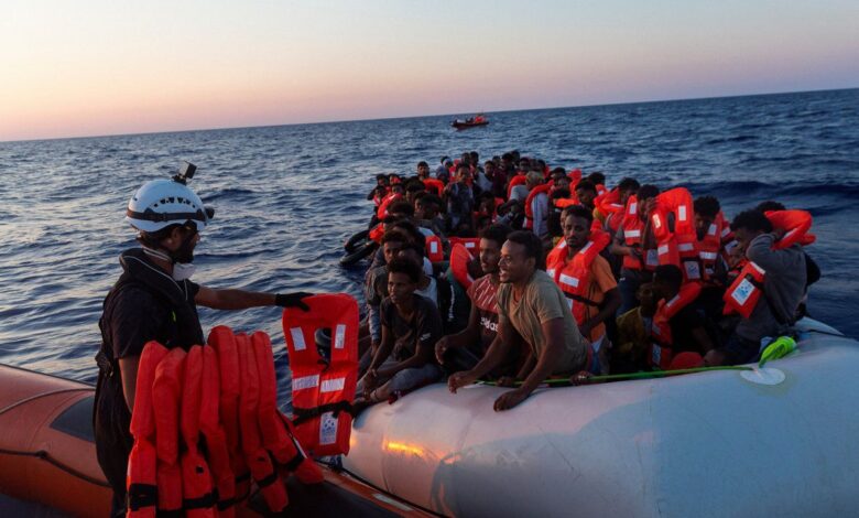 Italia y ONG rescatan a más de un millar de migrantes en dos días en el Mediterráneo Central
