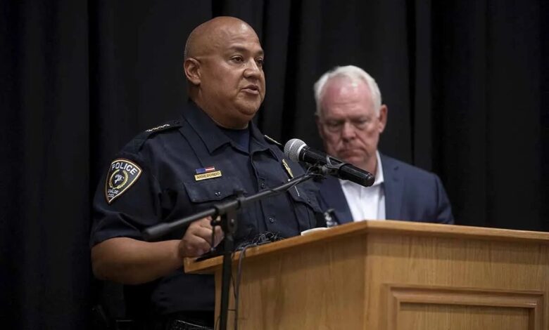 Jefe de la policía escolar de Uvalde renuncia al Concejo Municipal, tras tiroteo en Texas