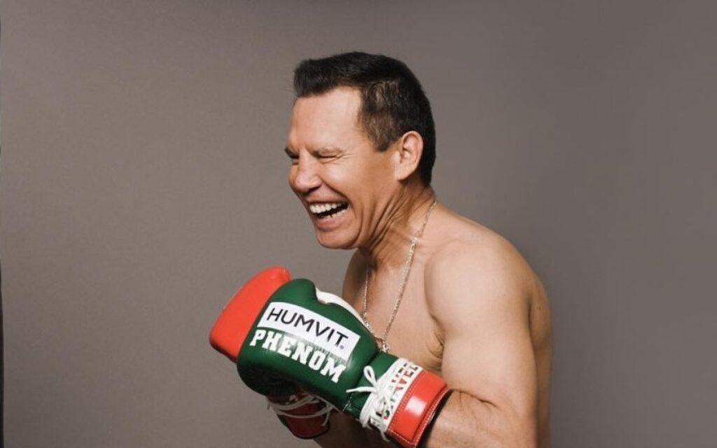 Julio César Chávez festeja 60 años y libre de adicciones | Video