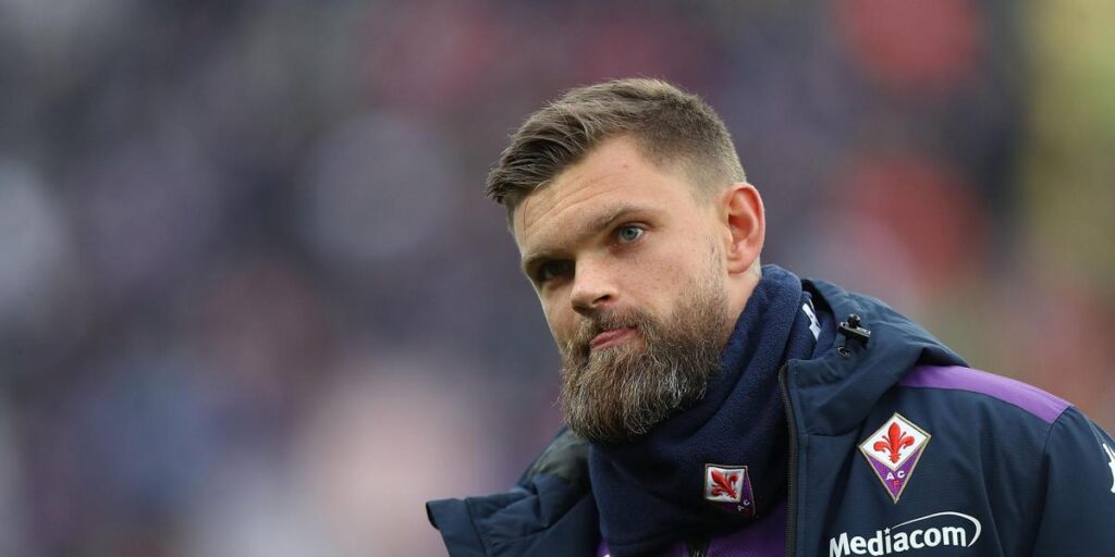 La Fiorentina encuentra relevo para Dragowski, que tiene la puerta abierta