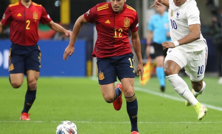 La IFAB aclara la diferencia entre fuera de juego voluntario o desvío... ¿Lo entenderás?