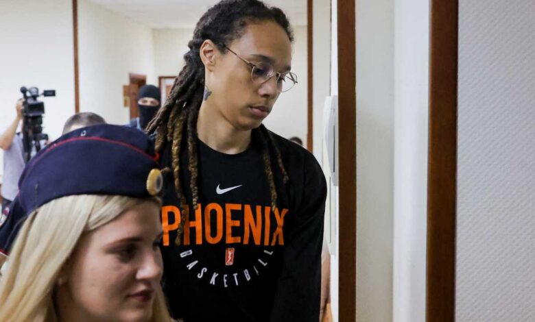 La basquetbolista Griner se declara culpable de llevar aceite de cannabis a Rusia