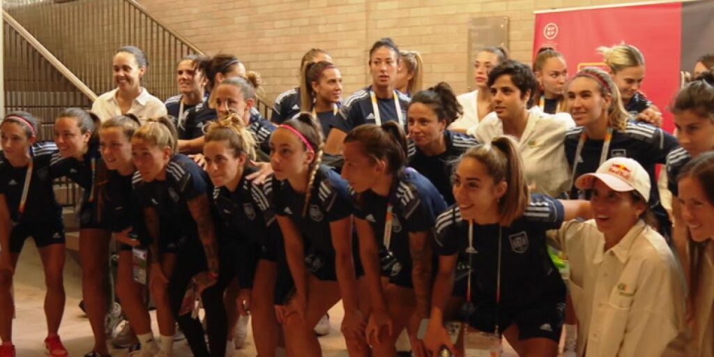 La élite del deporte femenino animaron a la Selección antes del partido ante Alemania