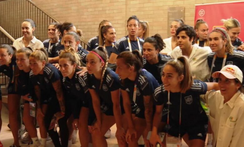 La élite del deporte femenino animaron a la Selección antes del partido ante Alemania