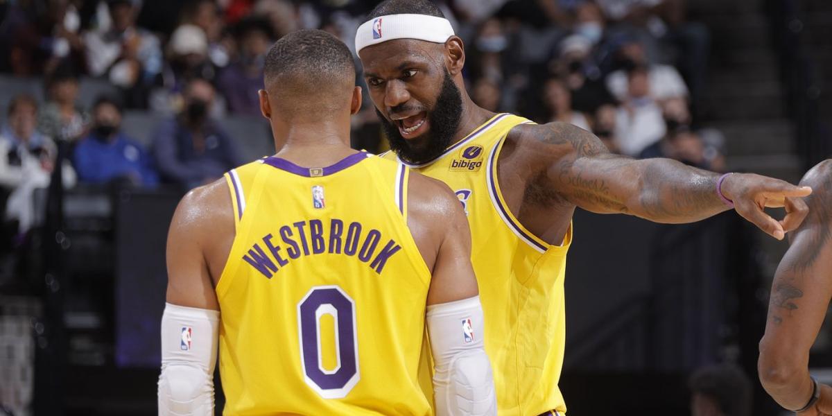 La escena de la discordia entre LeBron y Westbrook en la Summer League