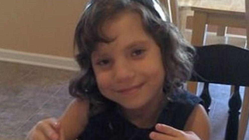 La hija adoptiva ucraniana no era enana ni psicópata