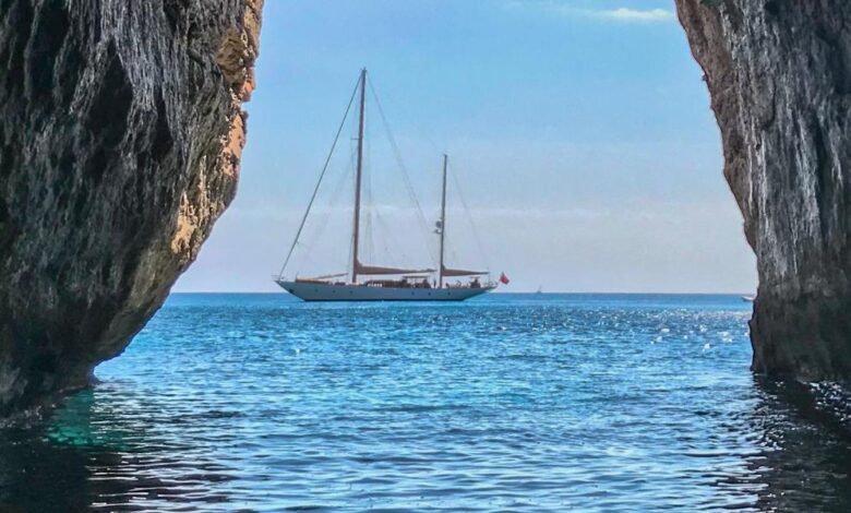 La impresionante ruta en kayak por Menorca que no te puedes perder