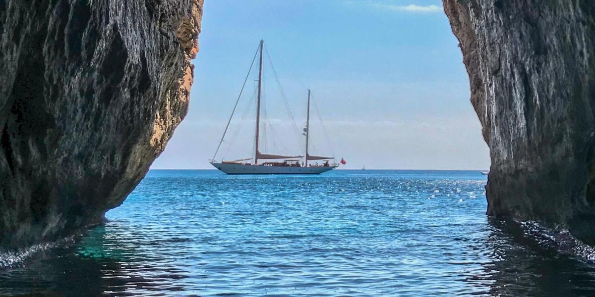 La impresionante ruta en kayak por Menorca que no te puedes perder